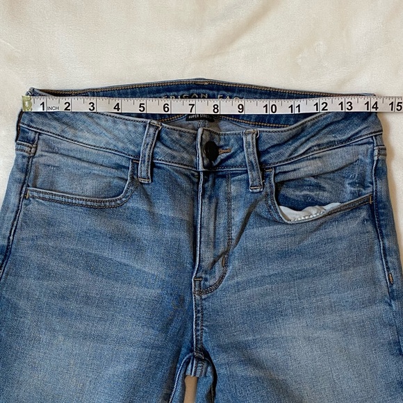 American Eagle Outfitters Super Stretch Sz 6 Frayed Ankle Distressed Light Wash - Picture 8 of 8